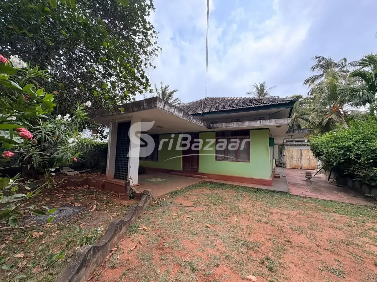 House & Property for Sale in Brown Road, Jaffna – 4 Bedrooms | 2 Parappu 7 Kulies