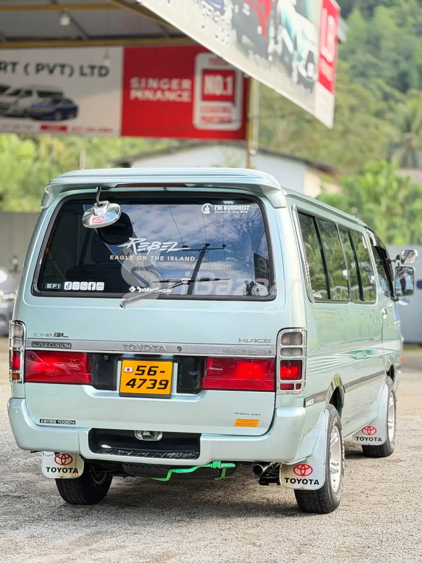 Toyota Hiace Dolphin Super GL 113 – Long Model | Rs. 7,950,000