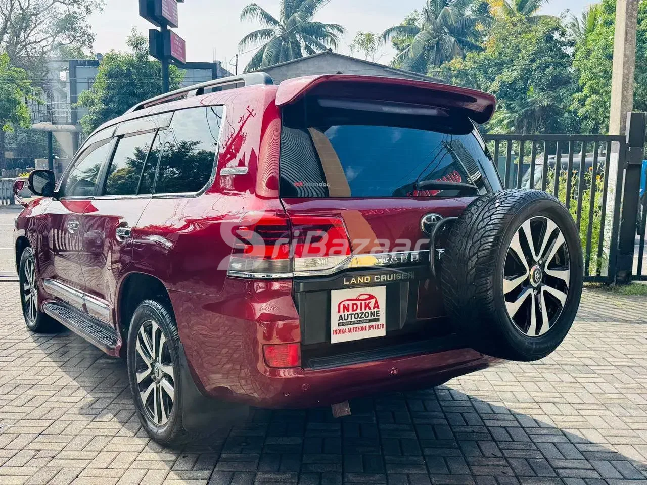 Toyota Land Cruiser LC200 AX 2008 – 7 Seater | Petrol V8