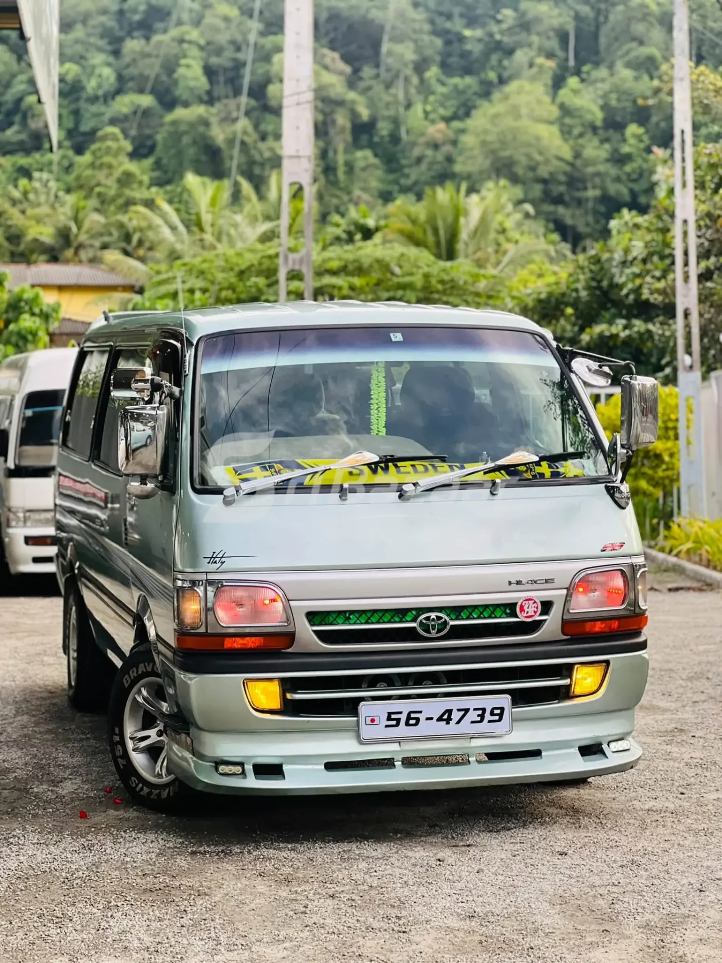 Toyota Hiace Dolphin Super GL 113 – Long Model | Rs. 7,950,000