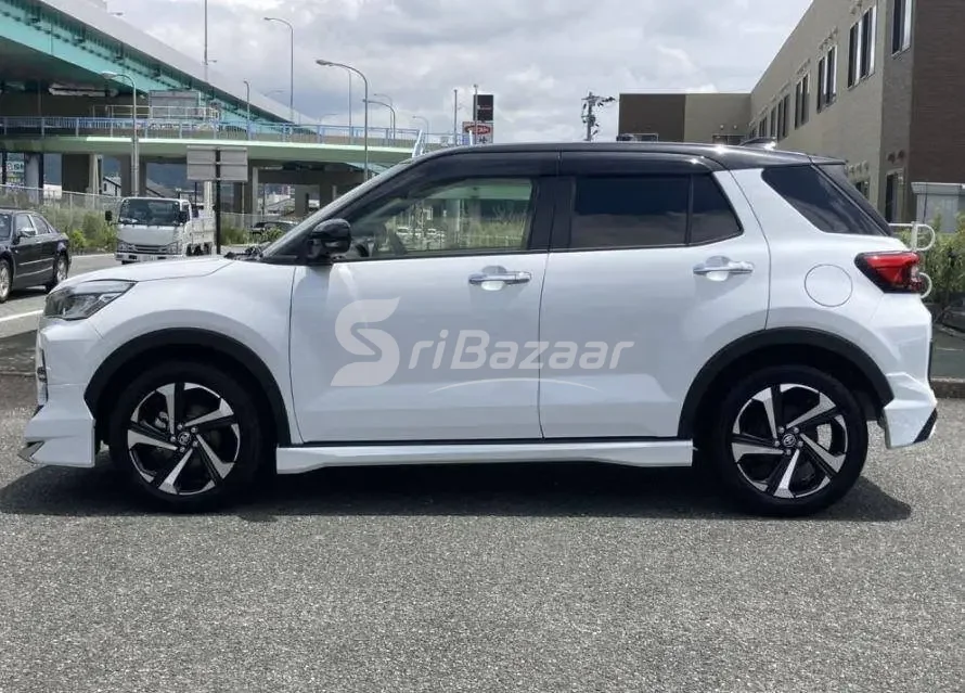 Toyota Raize Z Hybrid 2025 – Unregistered | 9,500 km