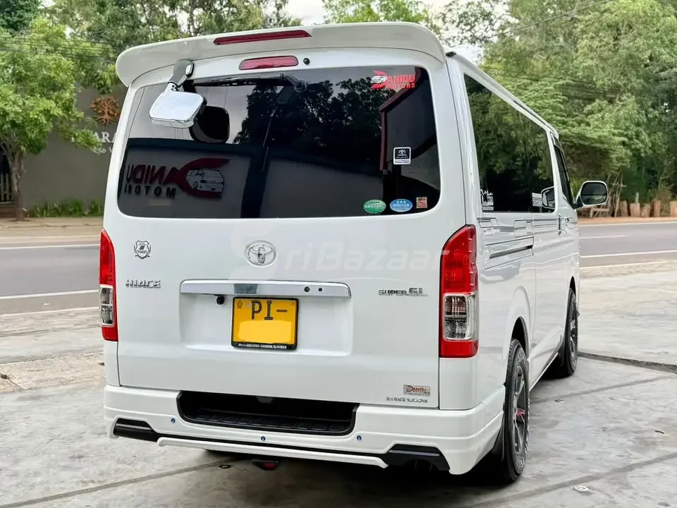 Toyota TRH 200 Dark Prime – 2014 | Full Options | Pearl White