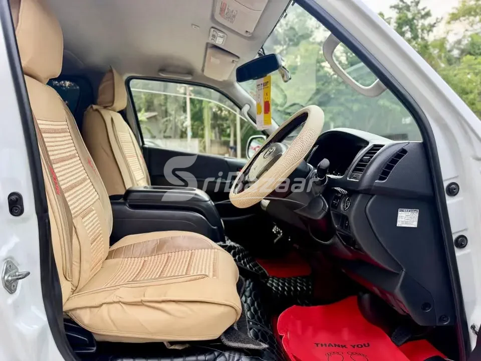 Toyota TRH 200 Dark Prime – 2014 | Full Options | Pearl White