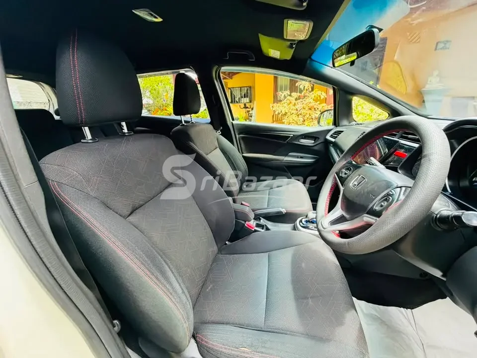 🚗 Honda Fit GP5 S Grade Hybrid 2014 – 132,000 km | 1st Owner | Accident-Free