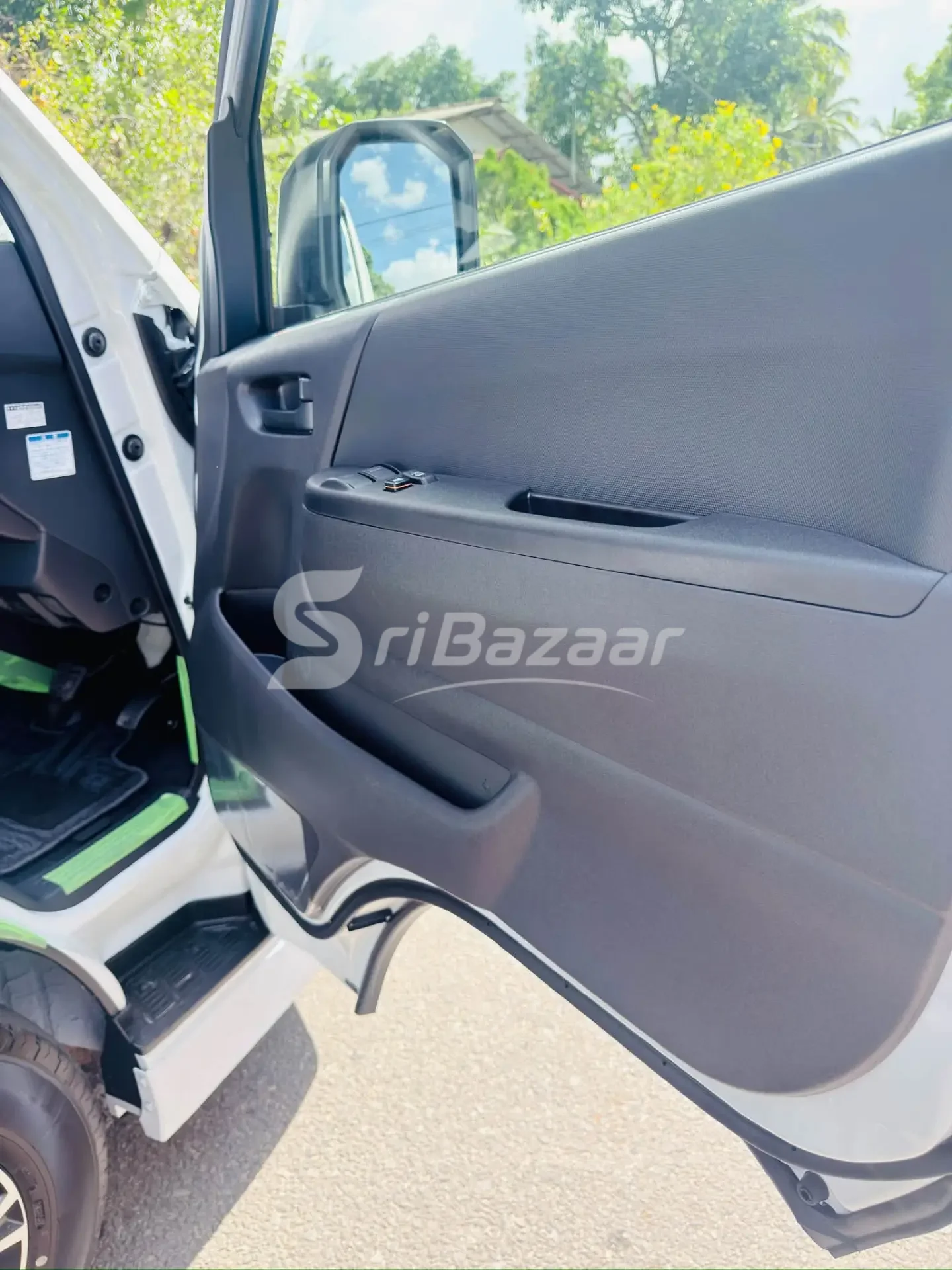 2026 Brand New Toyota Hiace GDH 223B – Fully Loaded