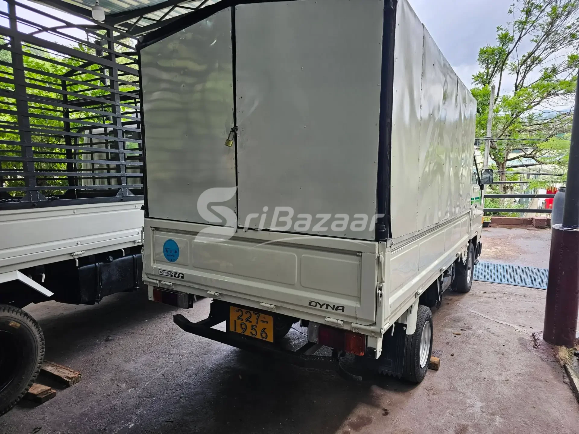 🚚 Toyota Toyoace 1995 – 2L Diesel | 10.5 Feet | Excellent Condition