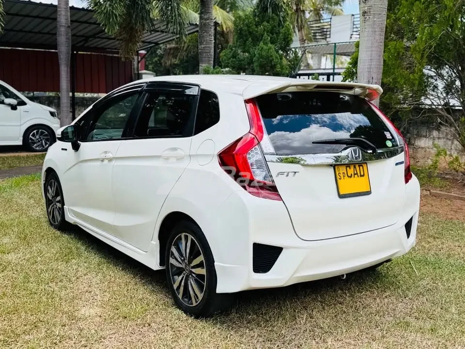🚗 Honda Fit GP5 S Grade Hybrid 2014 – 132,000 km | 1st Owner | Accident-Free