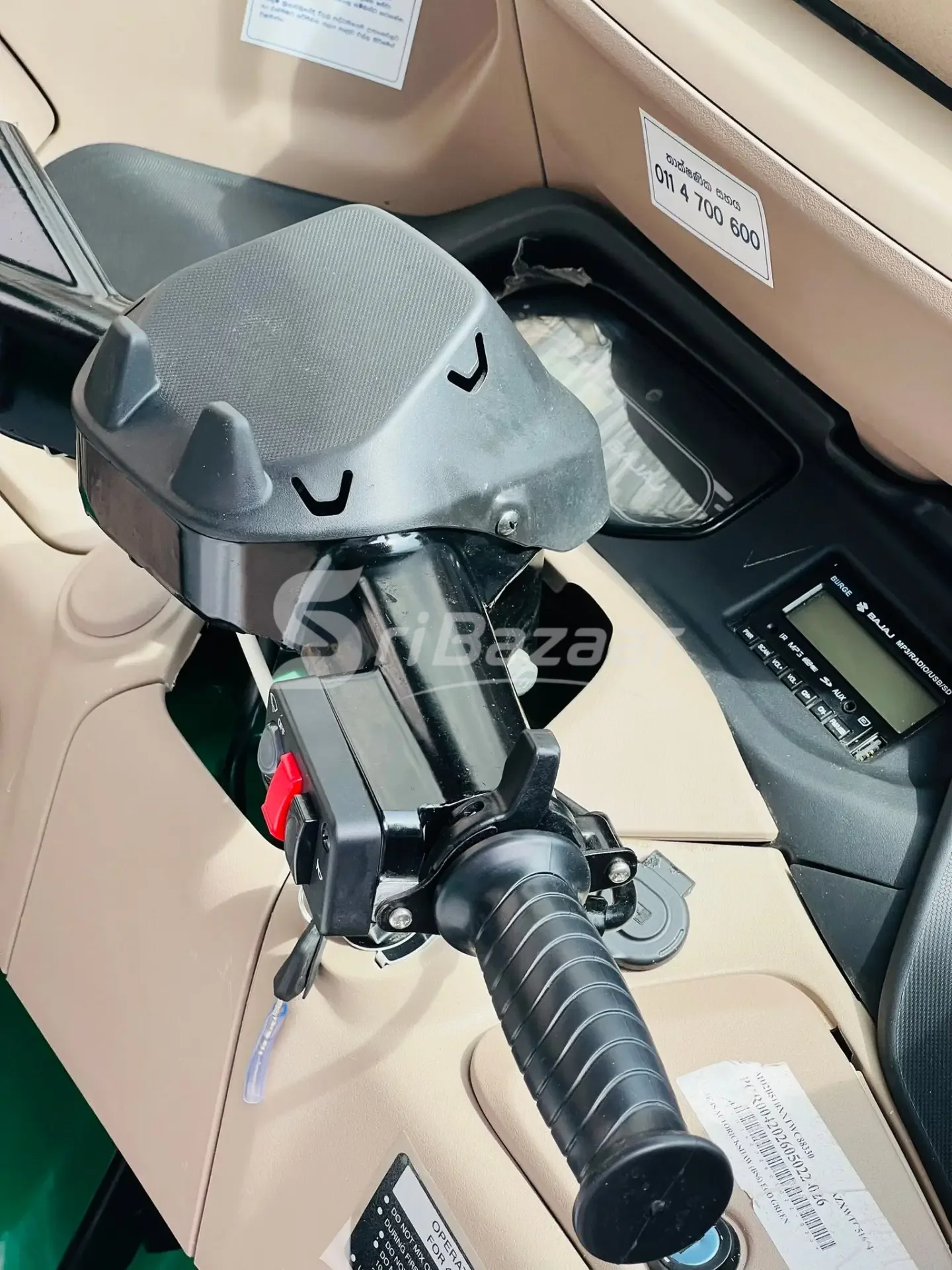 Bajaj RE Petrol Three Wheeler – Brand New, 400 km Used