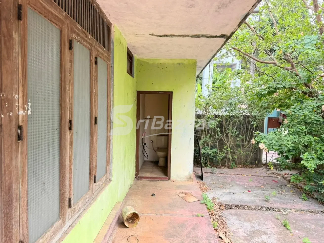 House & Property for Sale in Brown Road, Jaffna – 4 Bedrooms | 2 Parappu 7 Kulies