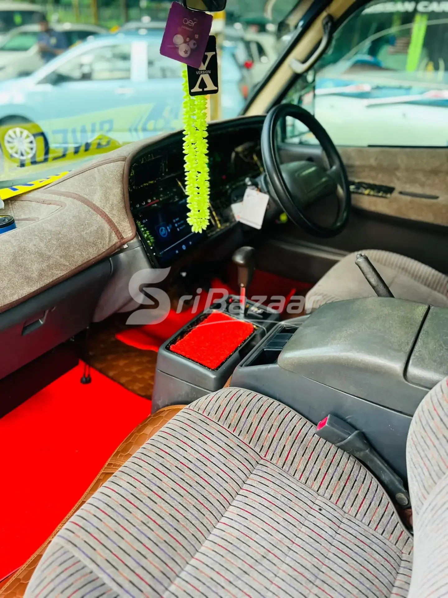 Toyota Hiace Dolphin Super GL 113 – Long Model | Rs. 7,950,000