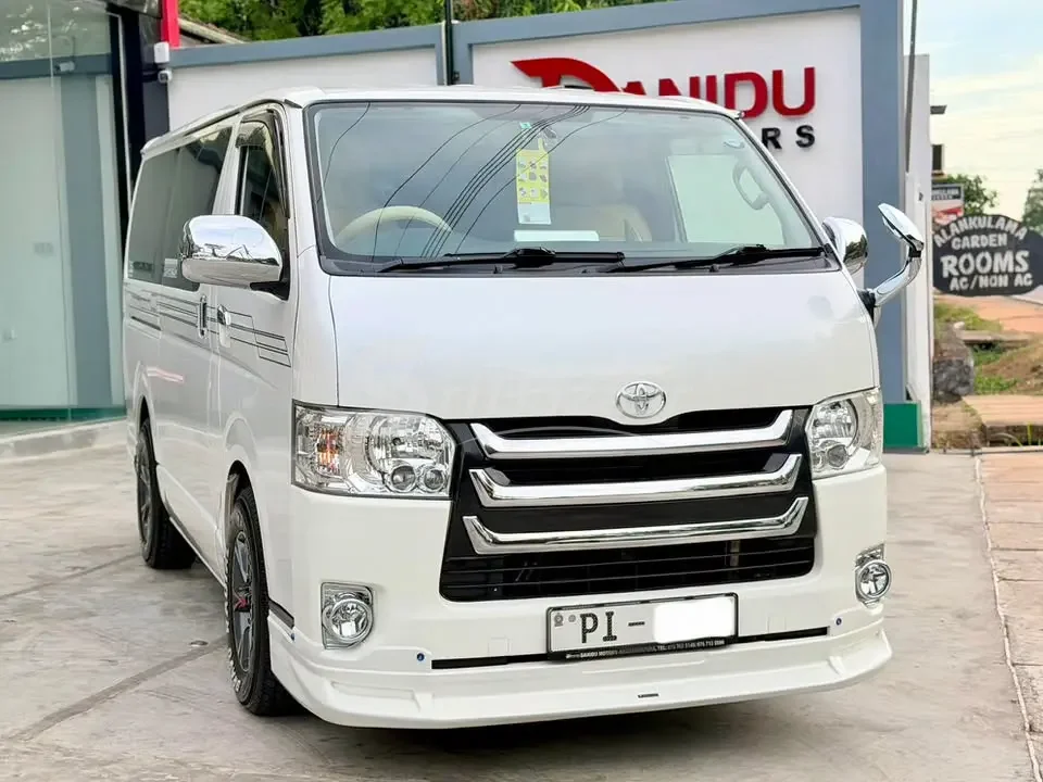 Toyota TRH 200 Dark Prime – 2014 | Full Options | Pearl White