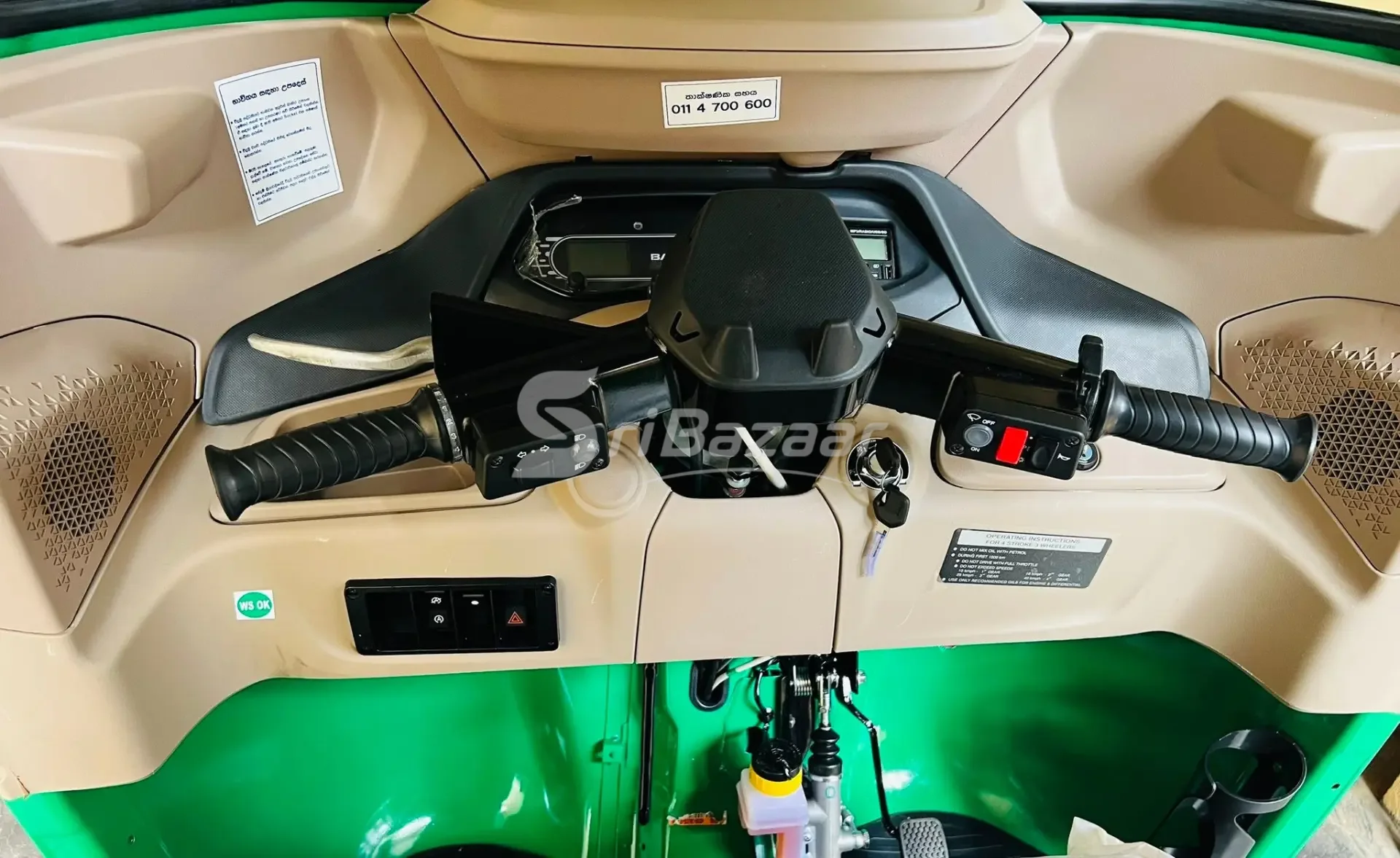 Bajaj RE Petrol Three Wheeler – Brand New, 400 km Used